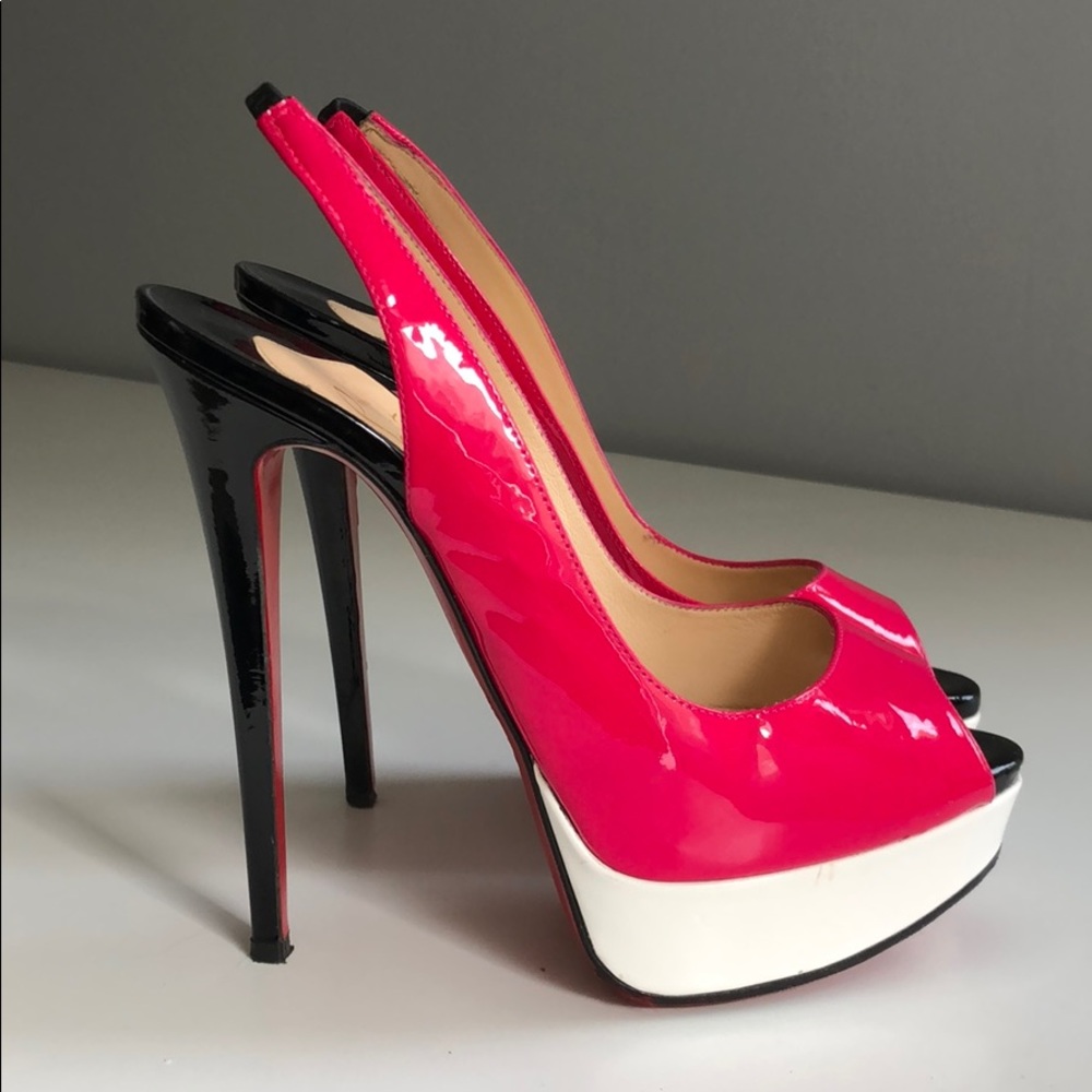 🎉MAKE AN OFFER🎉 Lady Peep Patent Sling